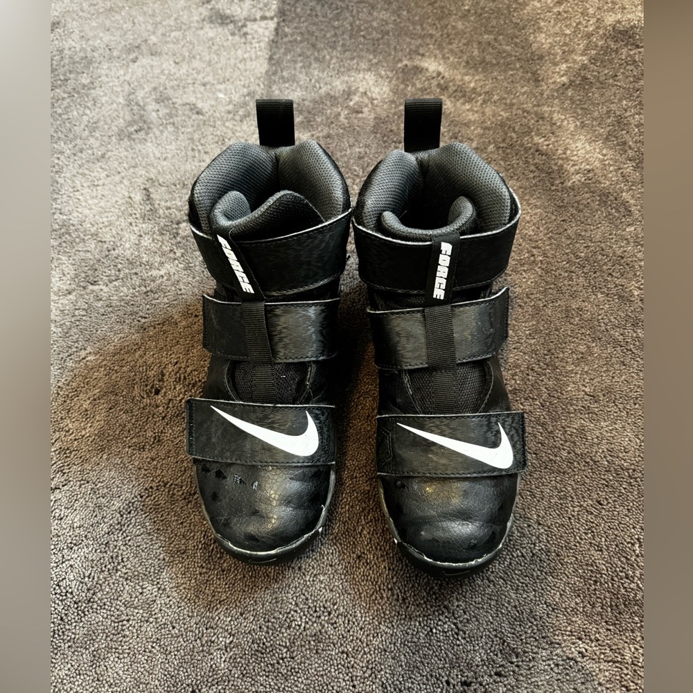 Nike Youth Black High Top Football Cleats
